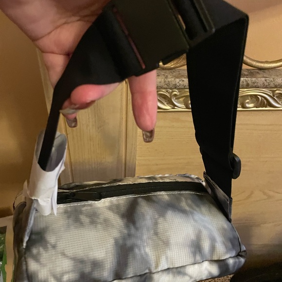 Women - Picture 7 of 8